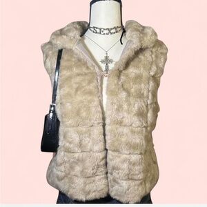 Y2K Elle Faux Fur Vest Cream Teddy Hook Closure Chic Russian Doll Ski Winter